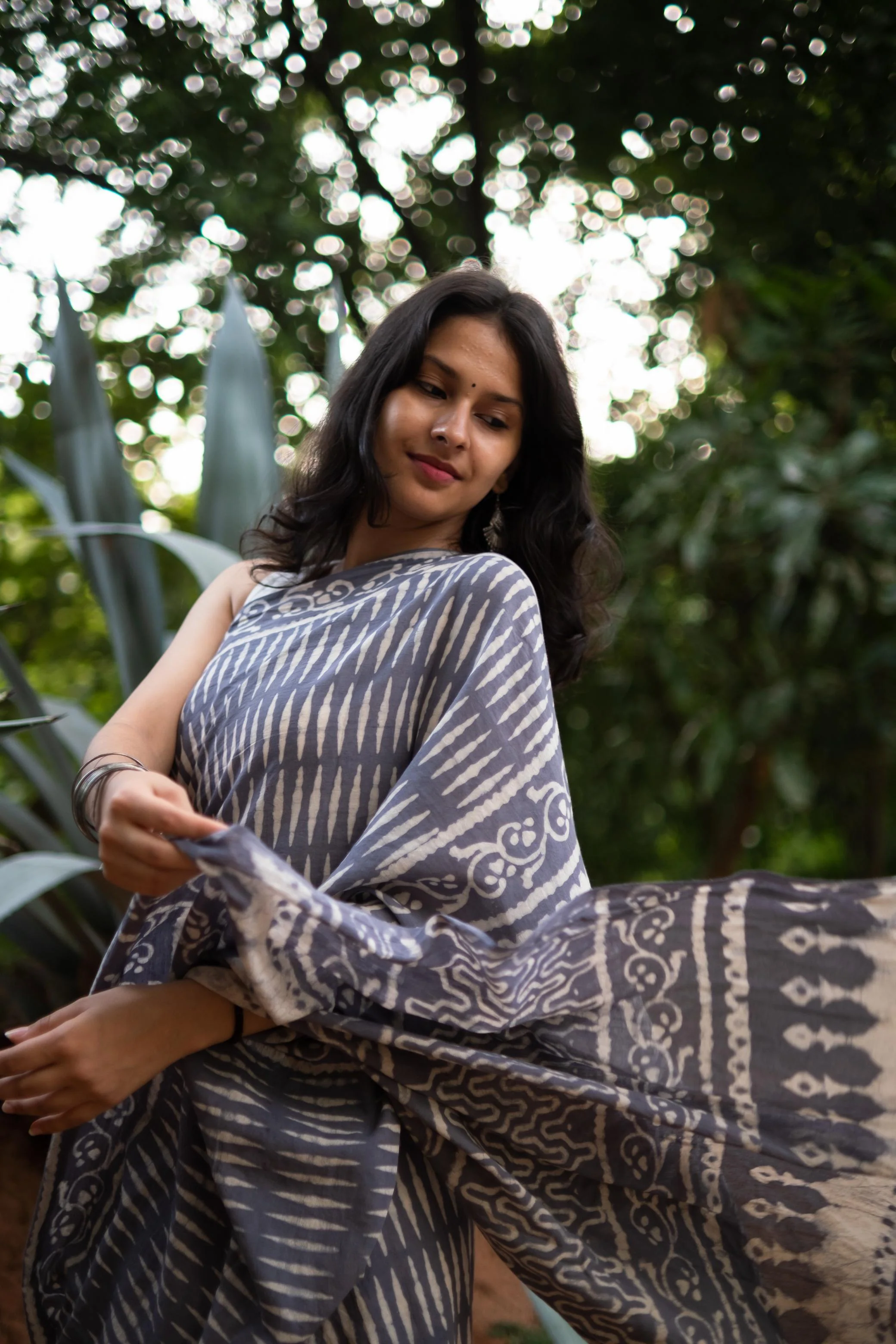 Azo free dyed Dabu cotton sarees - Sandhya - Image 8