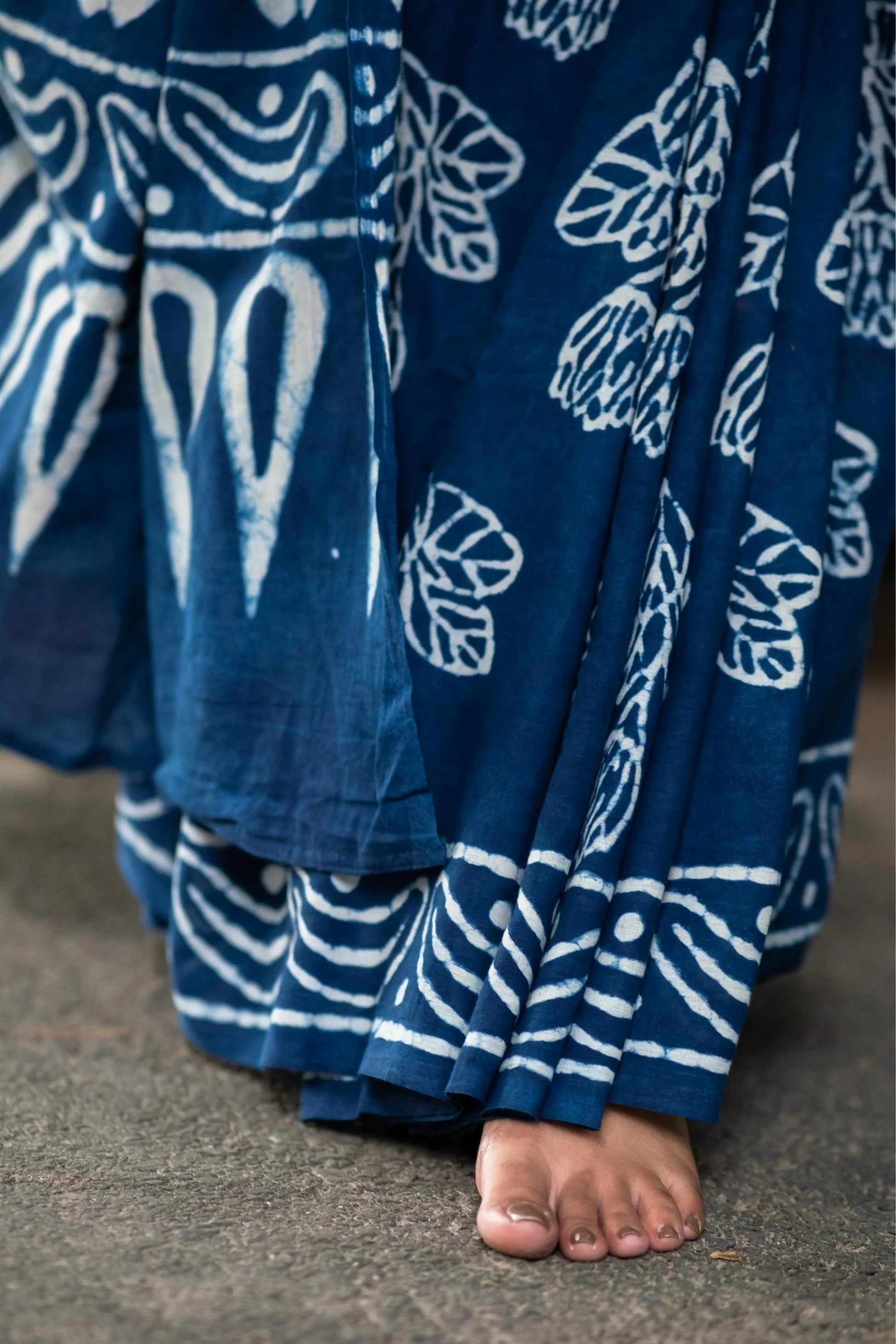 Azo free dyed Dabu cotton sarees - Neelambari - Image 7