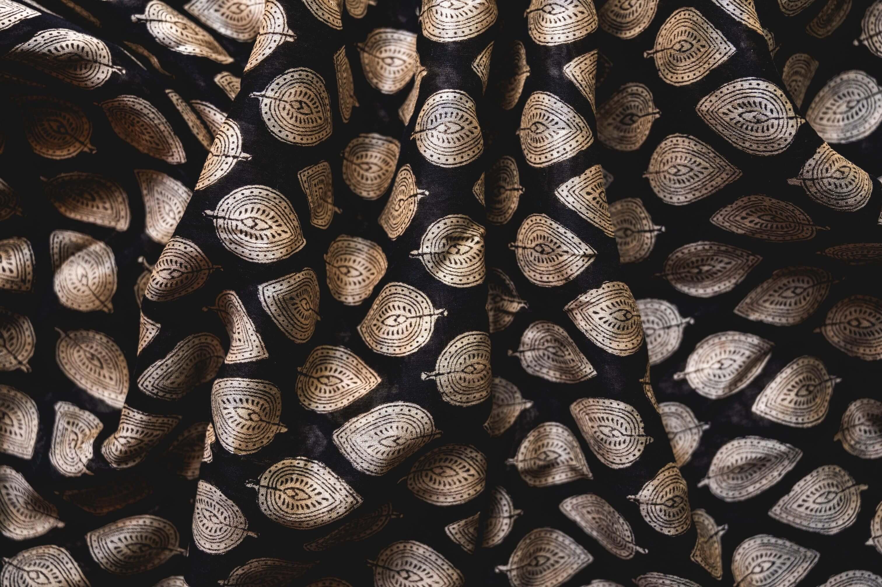 Natural dyed Bagru saree - Roheda- Lotus Syahi Begar - Image 11