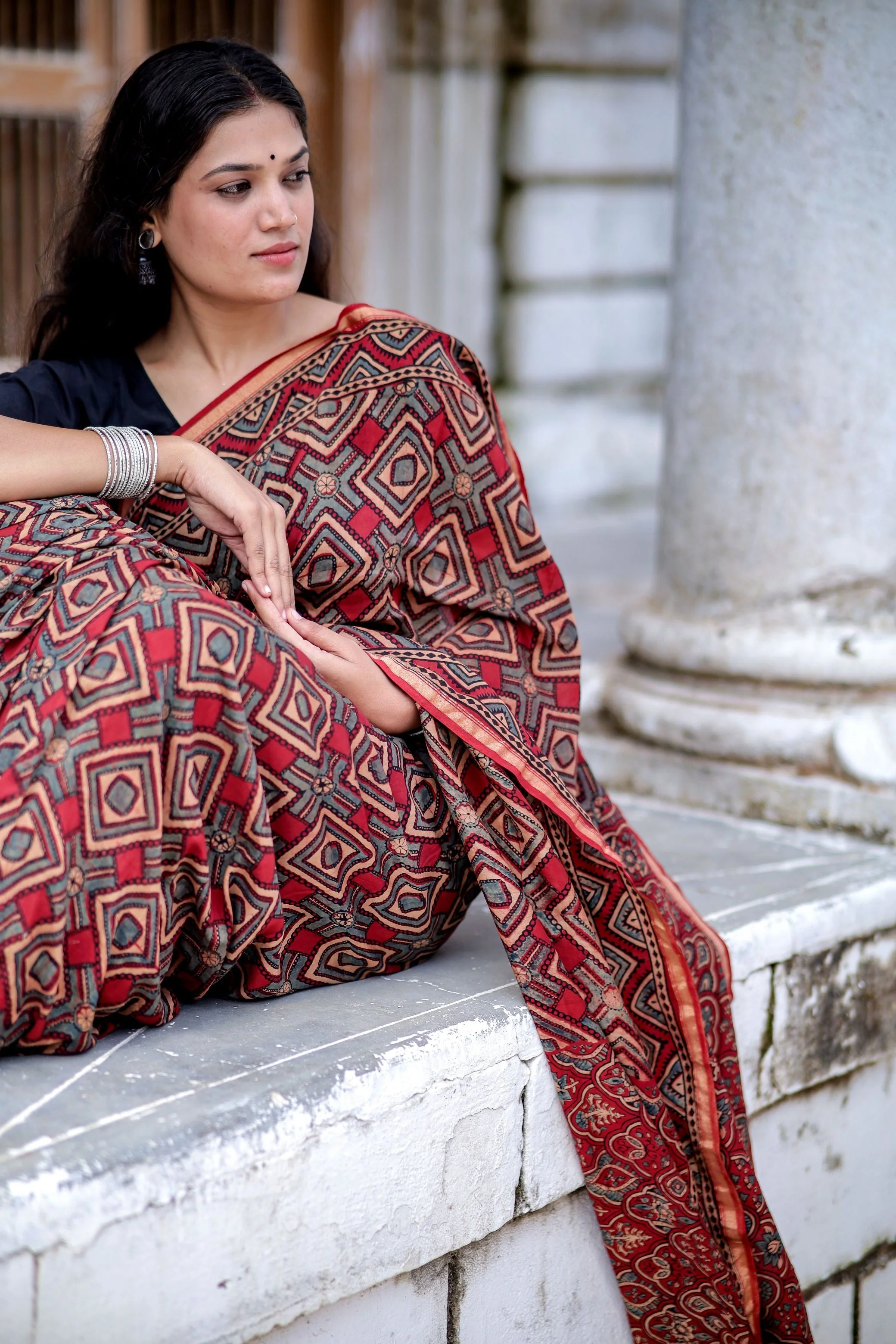 A trsyt with Ajrakh -Jharokha -Triangle Black and Red Chanderi ajrakh saree - Image 6