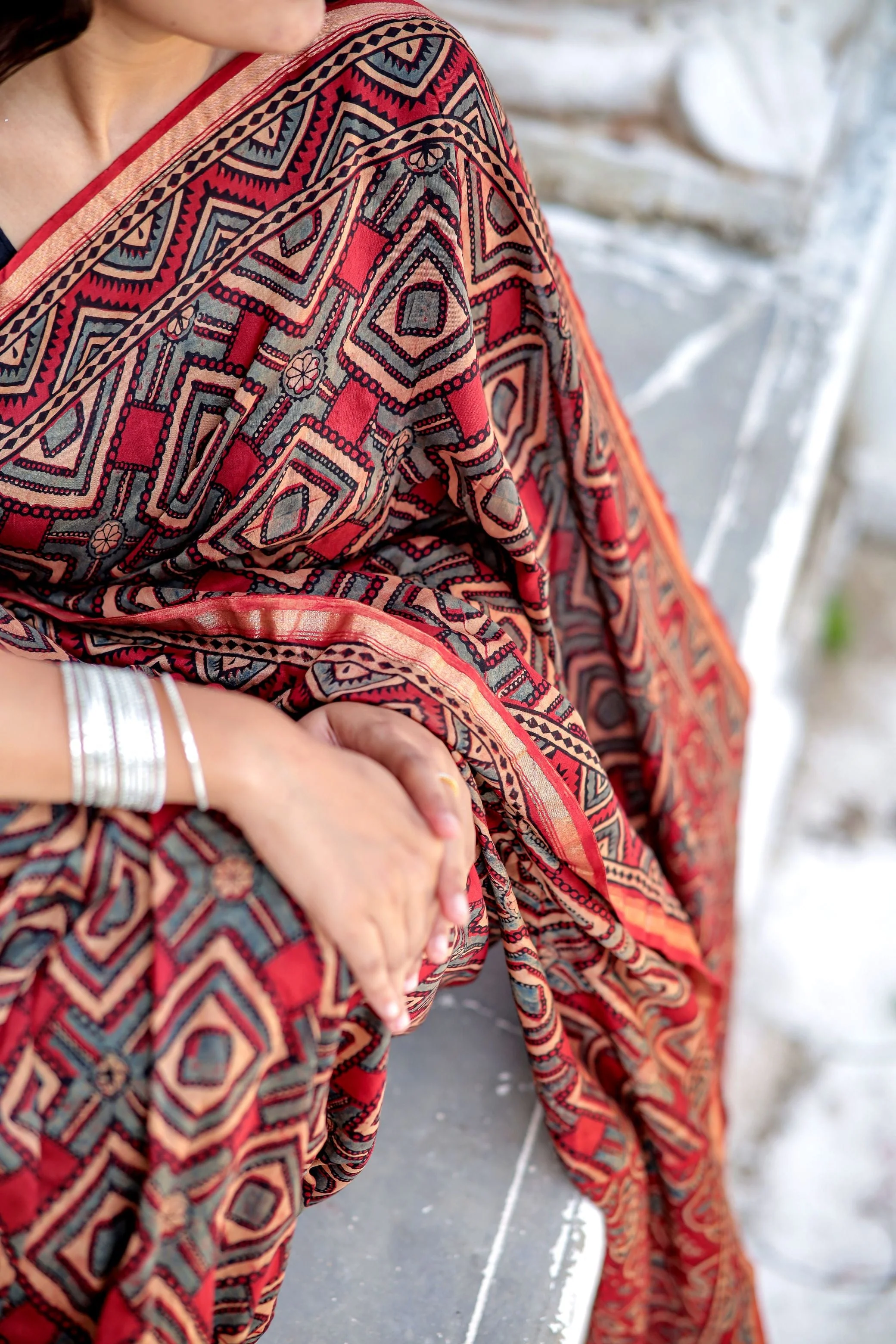 A trsyt with Ajrakh -Jharokha -Triangle Black and Red Chanderi ajrakh saree - Image 8