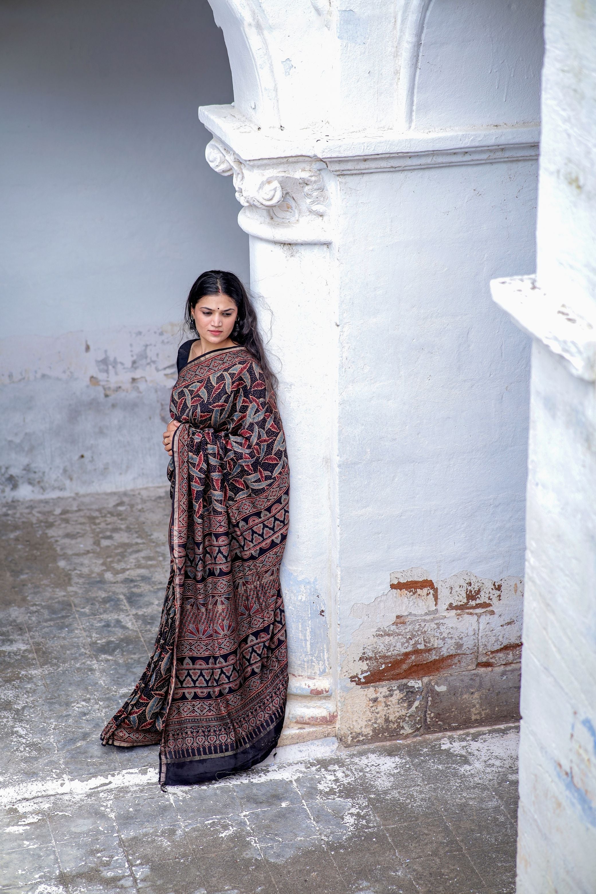 A trsyt with Ajrakh -Jharokha -Leaf Black chanderi ajrakh saree - Image 6