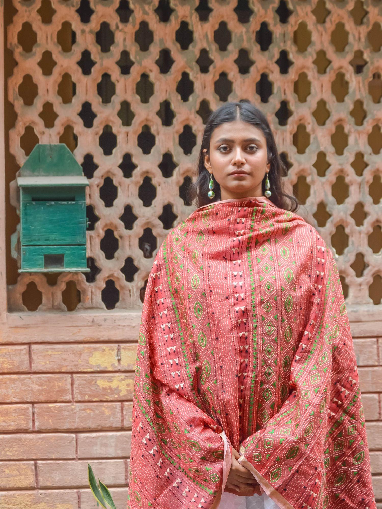 Kaisori Maheswari Kantha dupatta - Ruposhi - Image 3