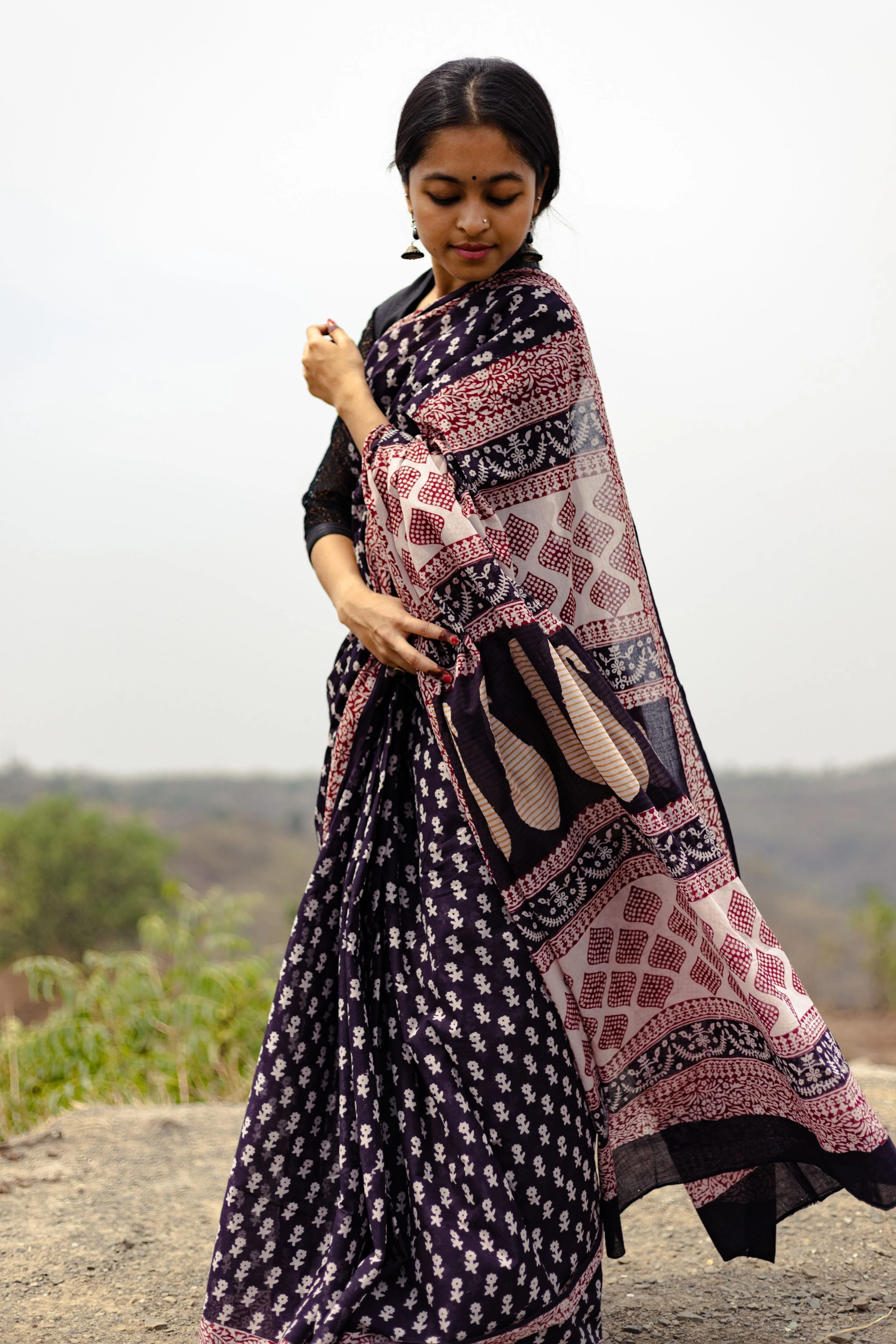 Natural dyed Bagh print sarees - Chitara - Genda - Image 3