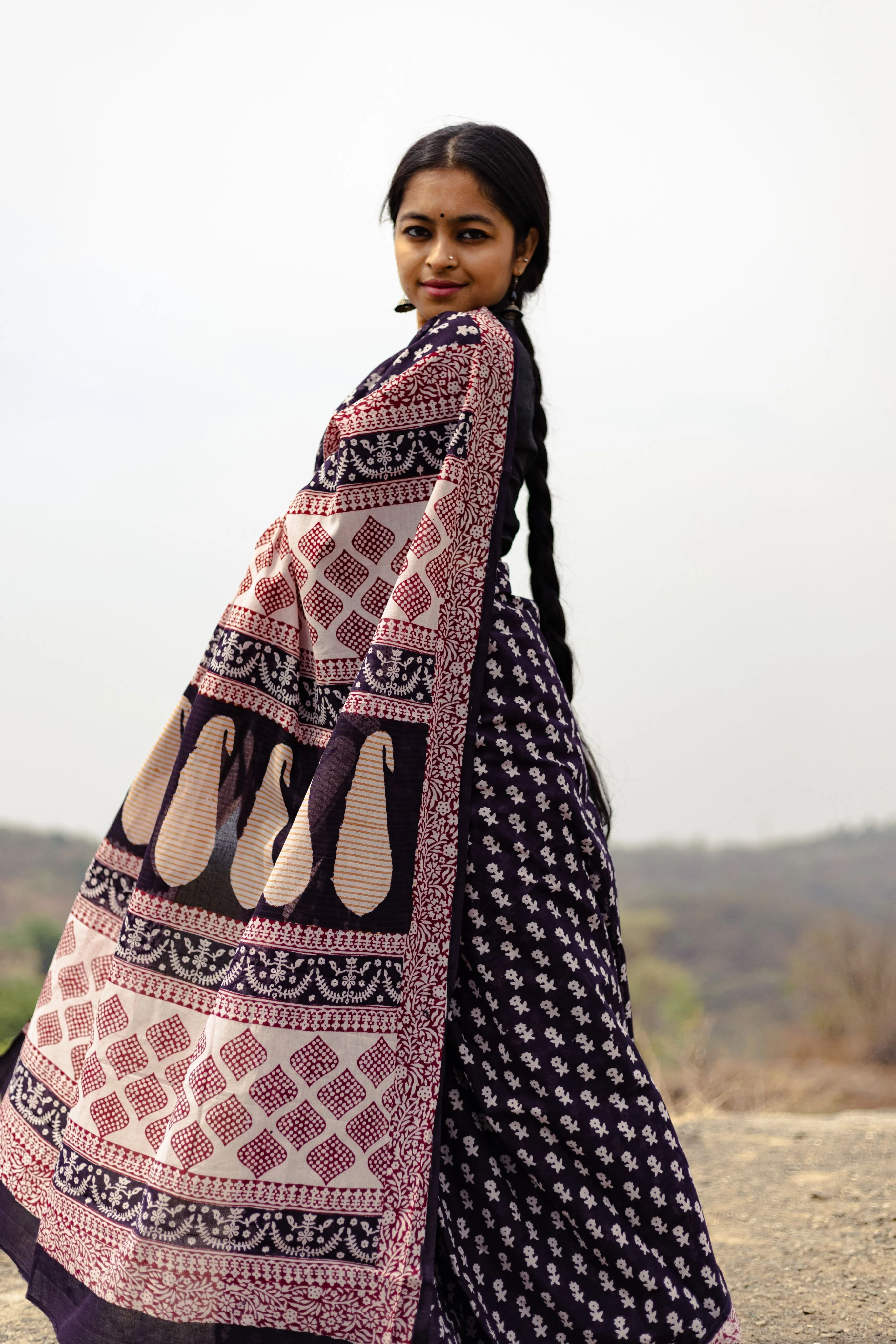 Natural dyed Bagh print sarees - Chitara - Genda - Image 9