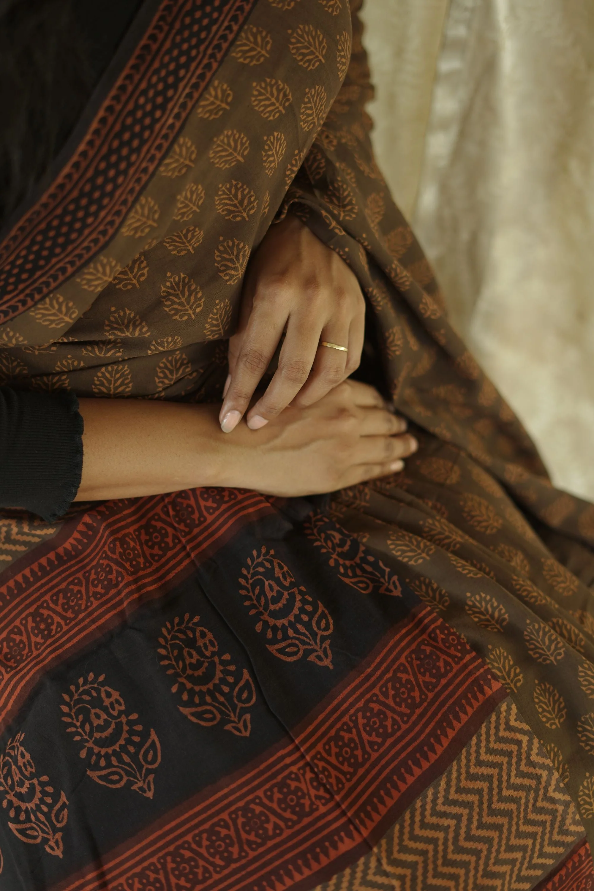 Natural dyed Bagru cotton saree - Roheda-  Lotusi Discharge Mulmul Sarees - Image 5
