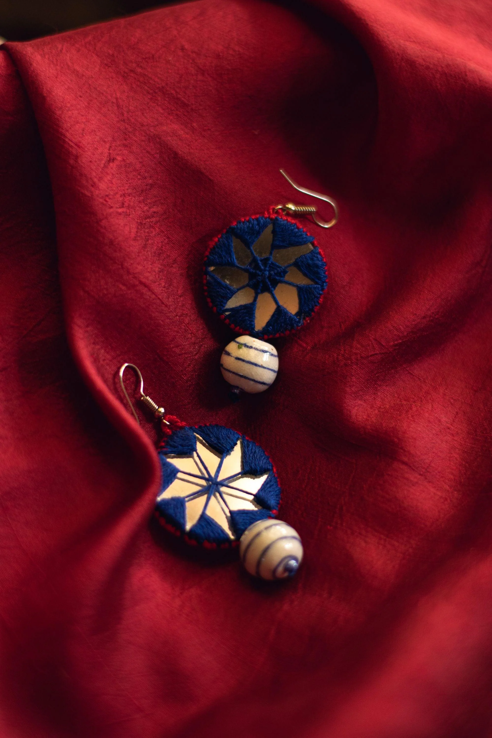Kaisori blue pottery jewellery-  Dual circle thread  - Pink and Blue - Image 4