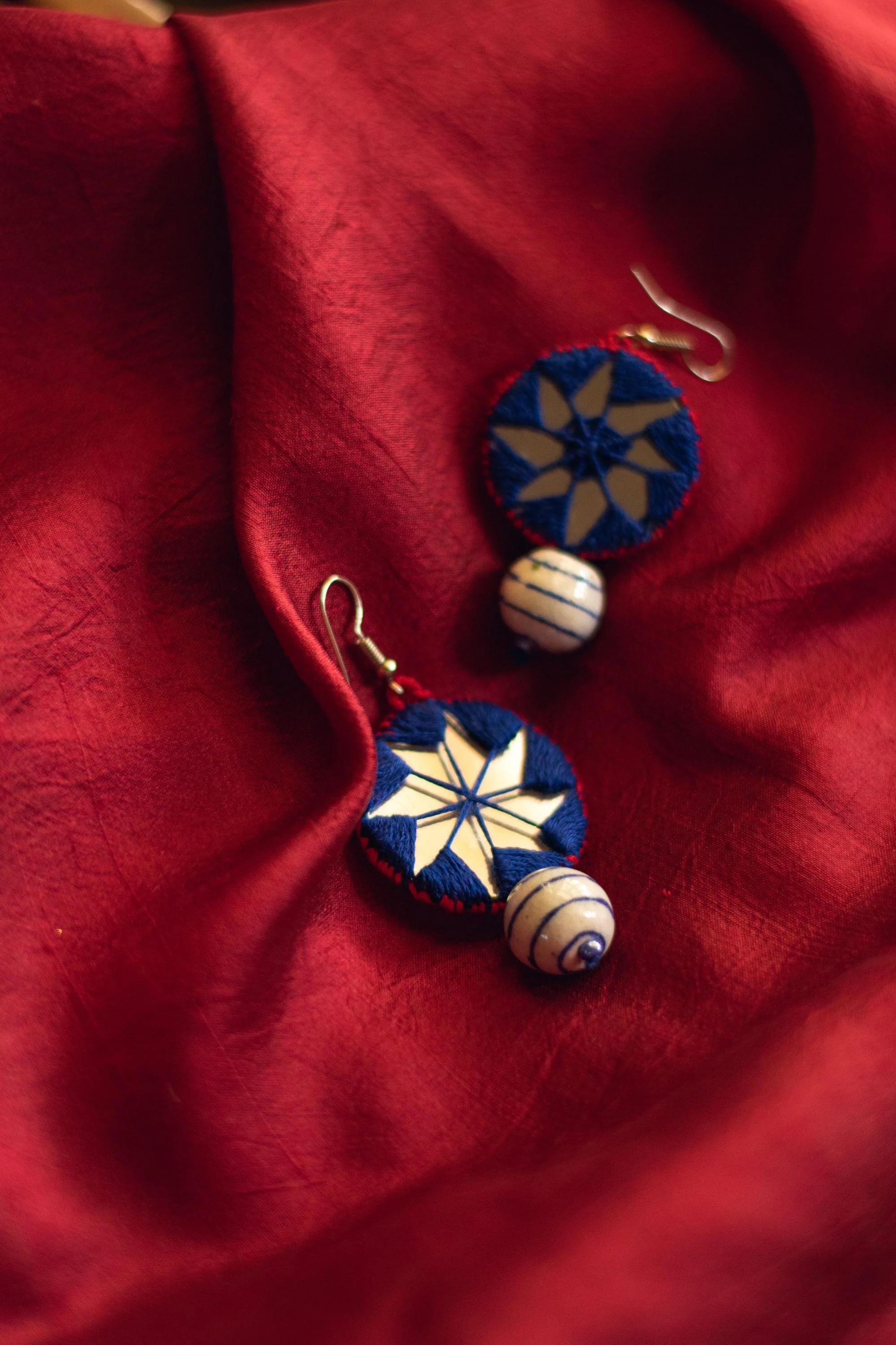 Kaisori blue pottery jewellery-  Dual circle thread  - Pink and Blue - Image 7