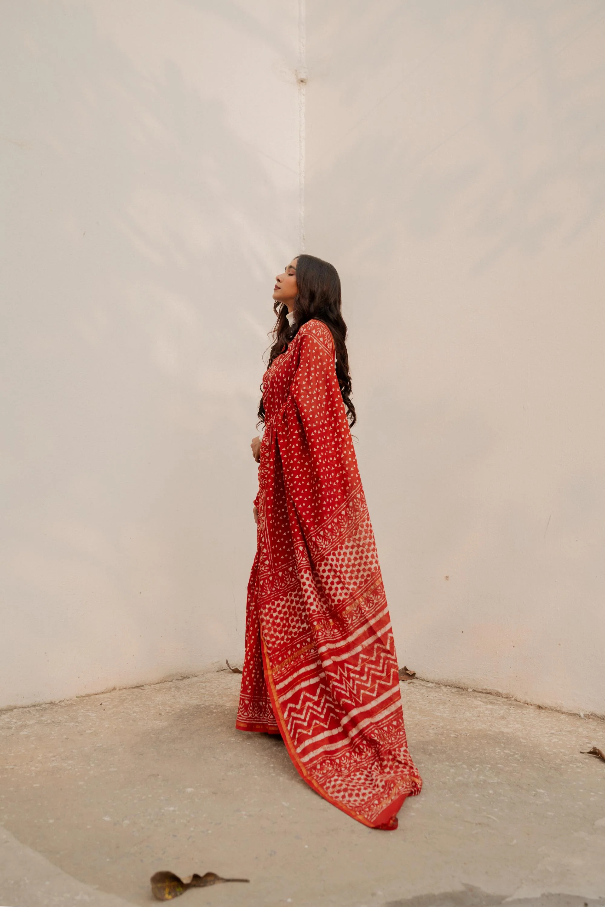 Natural dyed Dabu sarees - Malhar -Laal booti - Image 2