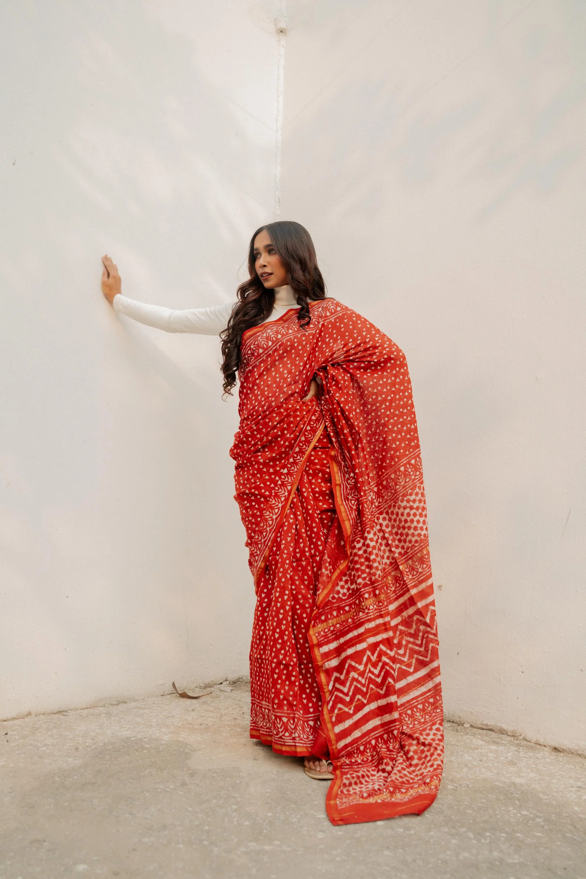 Natural dyed Dabu sarees - Malhar -Laal booti - Image 3
