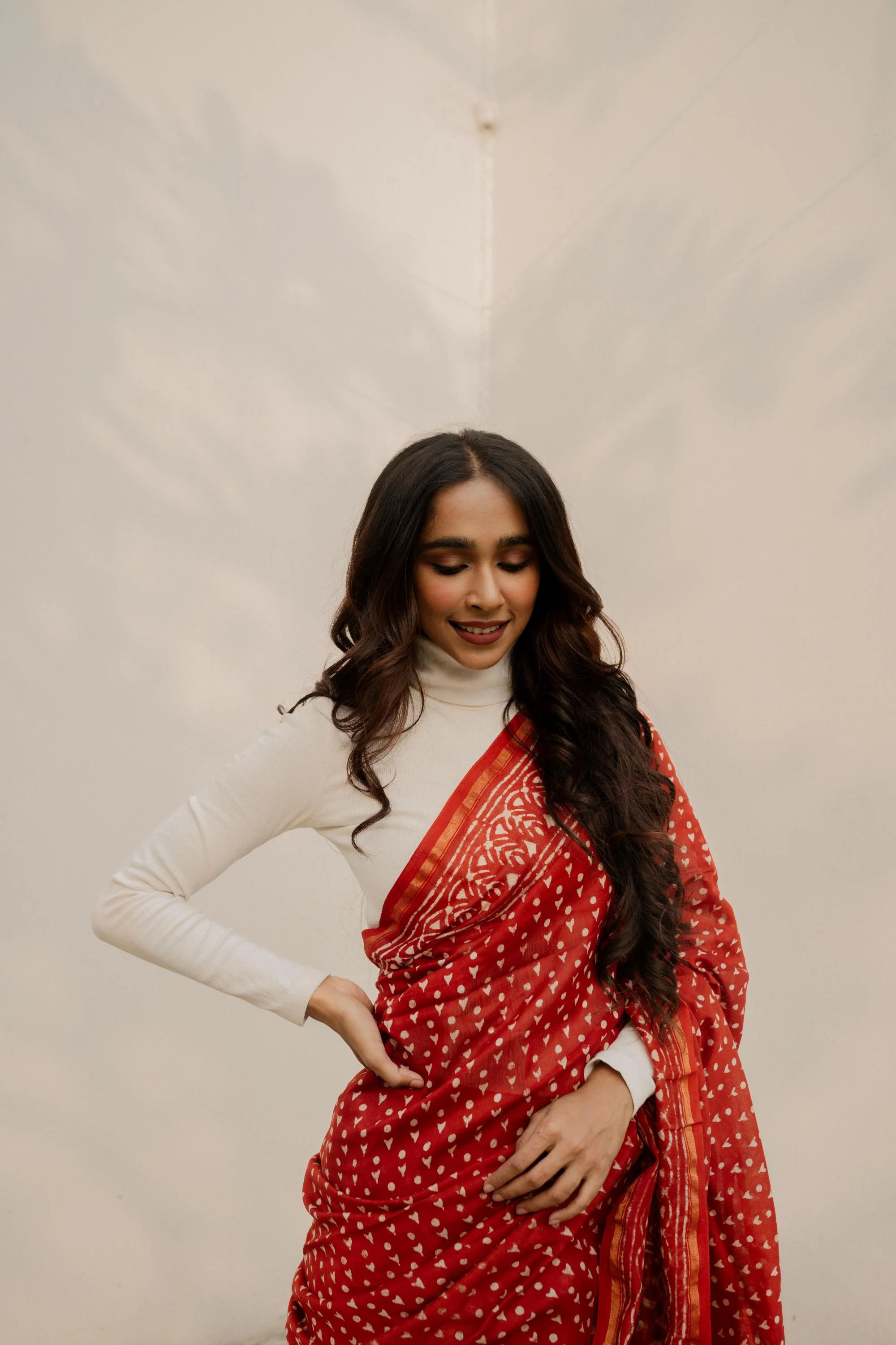 Natural dyed Dabu sarees - Malhar -Laal booti - Image 4