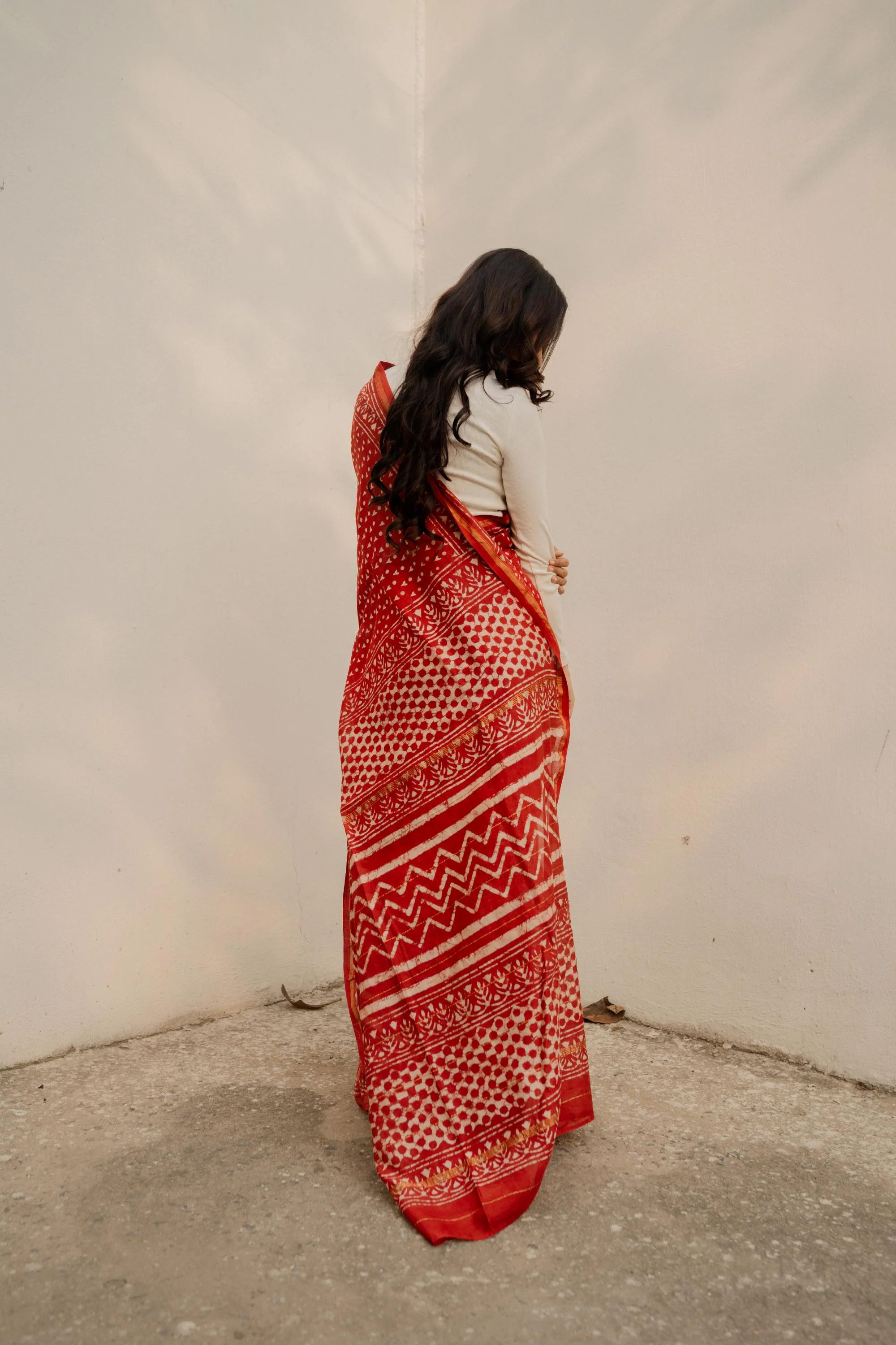 Natural dyed Dabu sarees - Malhar -Laal booti - Image 8