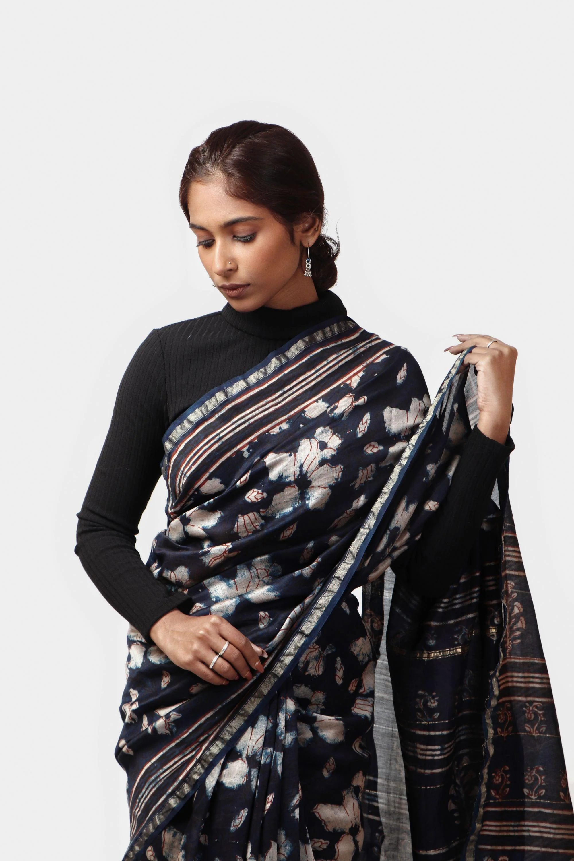 Natural dyed Dabu sarees - Malhar -Pharad Leaf Indigo - Image 3
