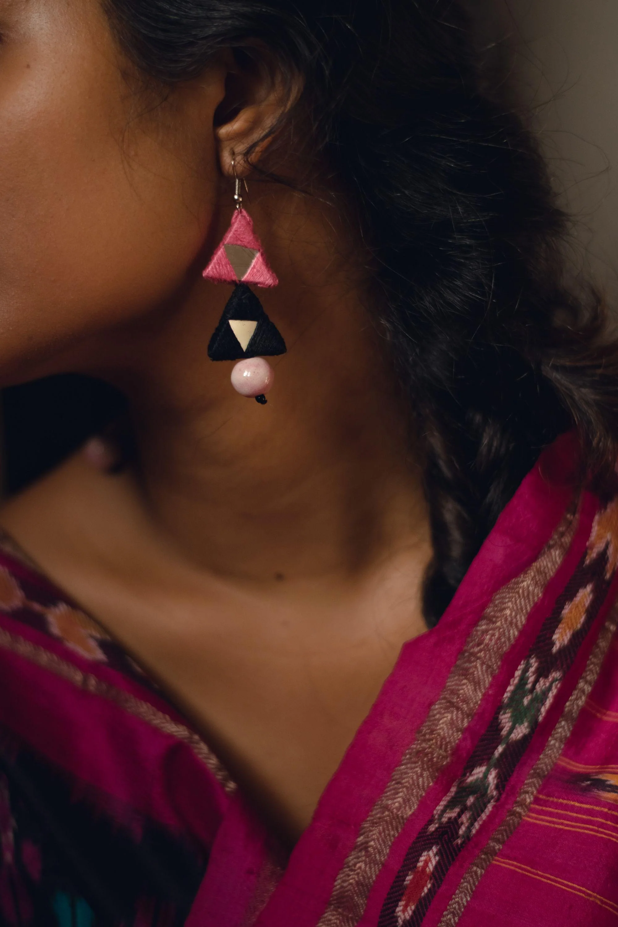 Kaisori blue pottery jewellery - Triad thread earrings - pink and white - Image 4