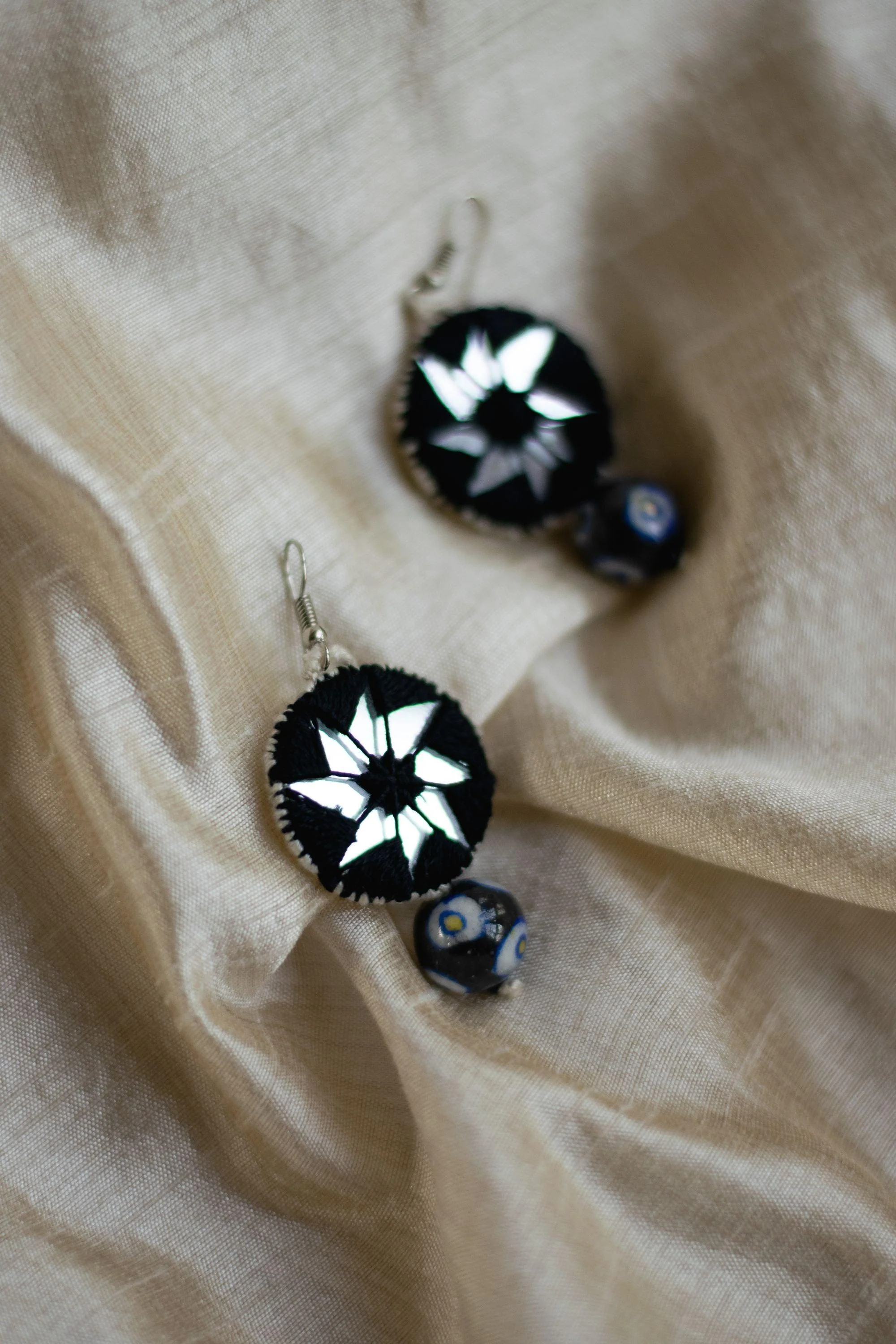 Kaisori blue pottery jewellery-  Dual circle thread - black and white - Image 8