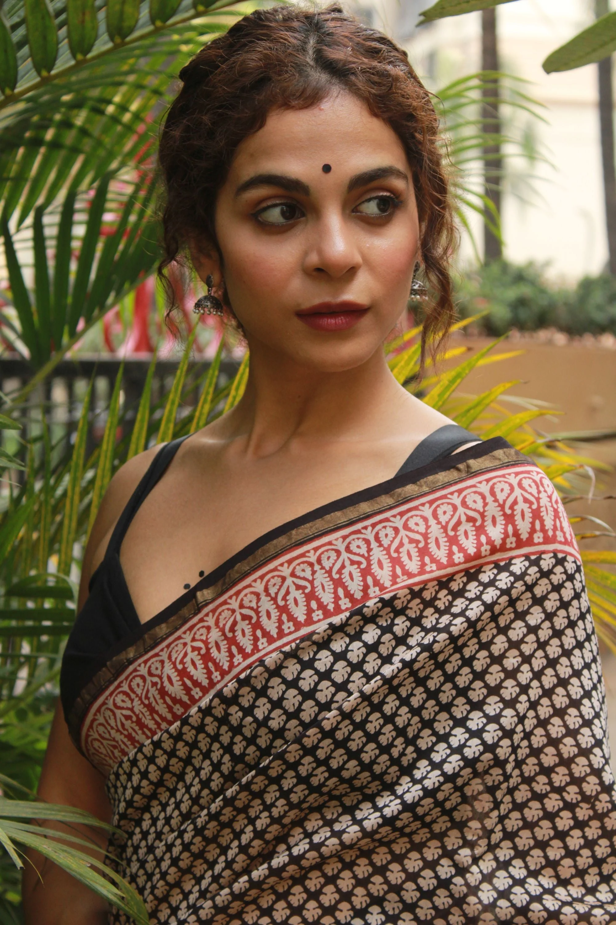 Natural dyed Bagru saree - Roheda- Boota Syahi Begar - Image 5