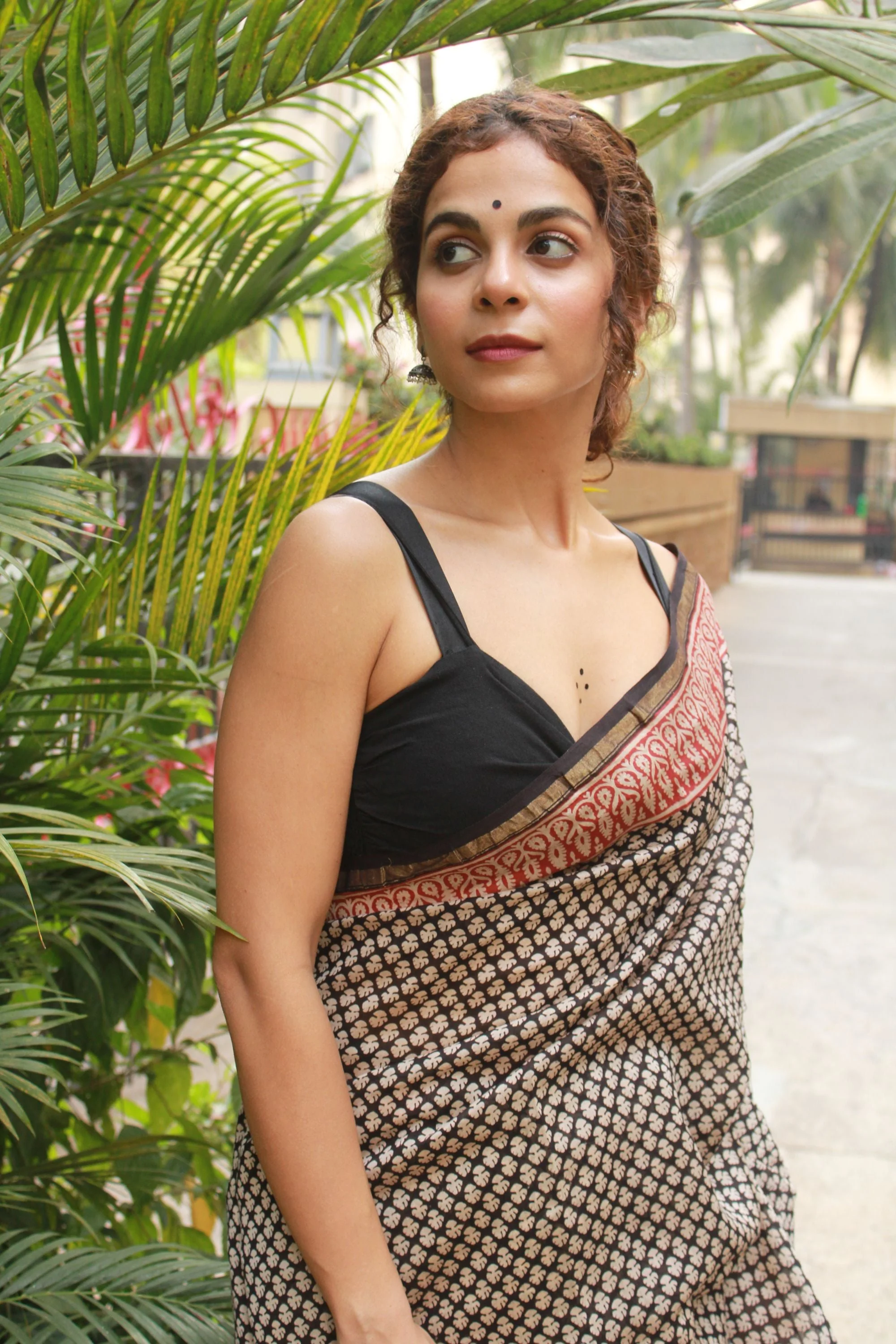 Natural dyed Bagru saree - Roheda- Boota Syahi Begar - Image 7