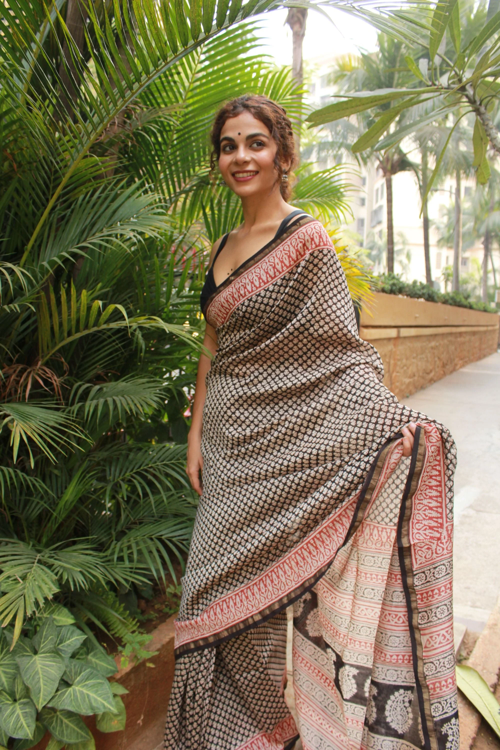 Natural dyed Bagru saree - Roheda- Boota Syahi Begar - Image 8