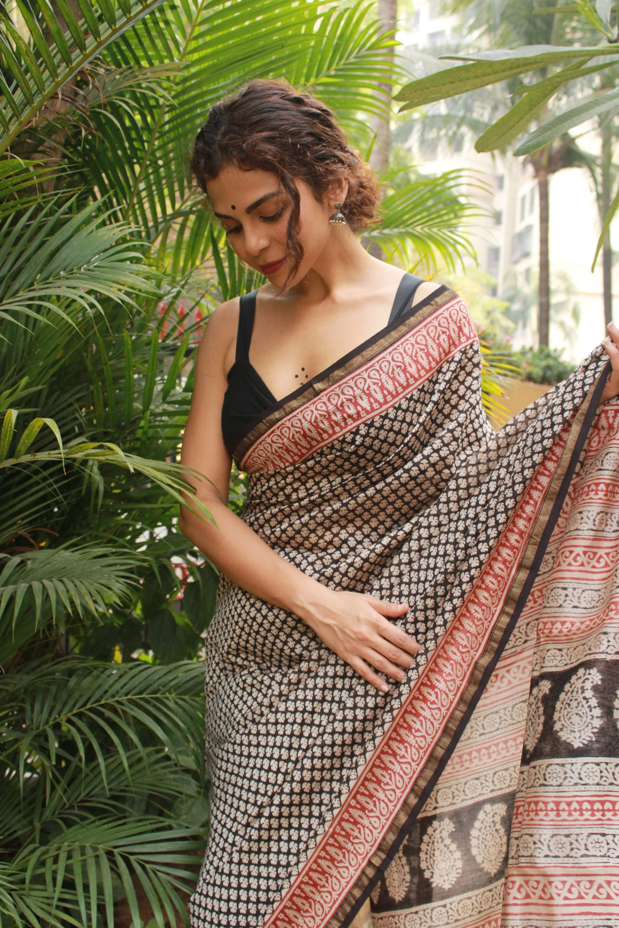 Natural dyed Bagru saree - Roheda- Boota Syahi Begar - Image 9