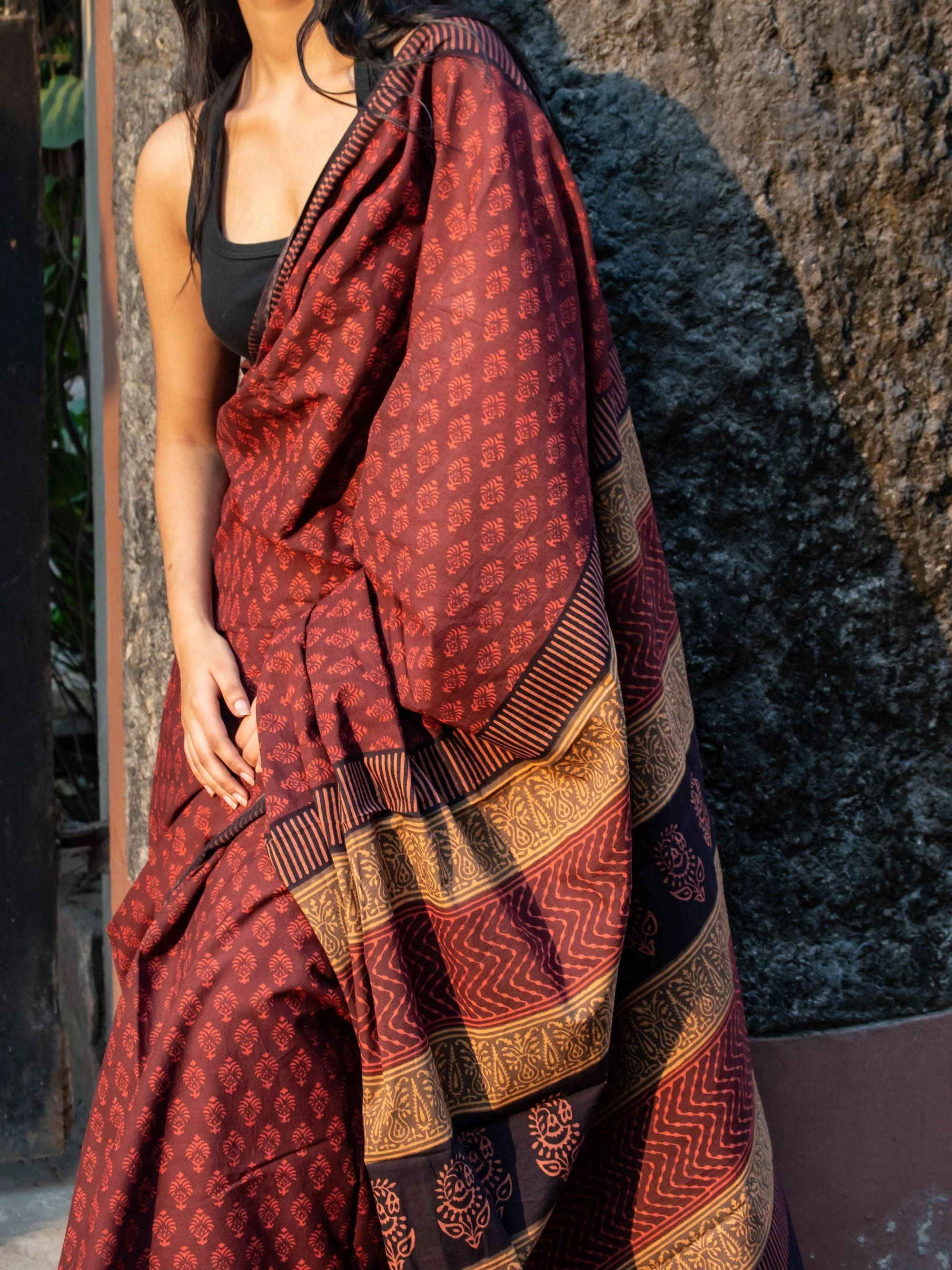 Natural dyed Bagru cotton saree - Roheda- Gulab Discharge Mulmul Sarees - Image 4