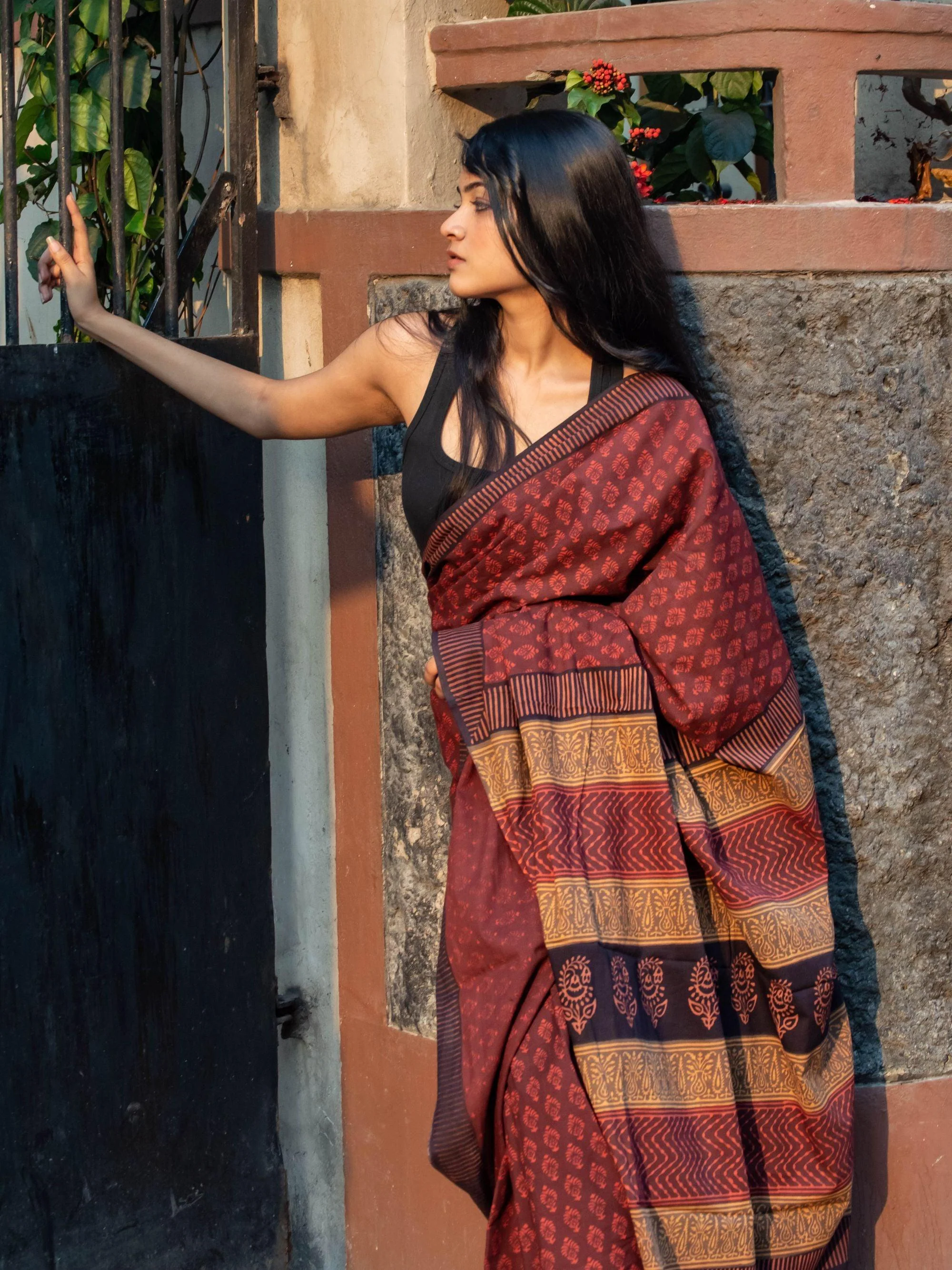 Natural dyed Bagru cotton saree - Roheda- Gulab Discharge Mulmul Sarees - Image 9