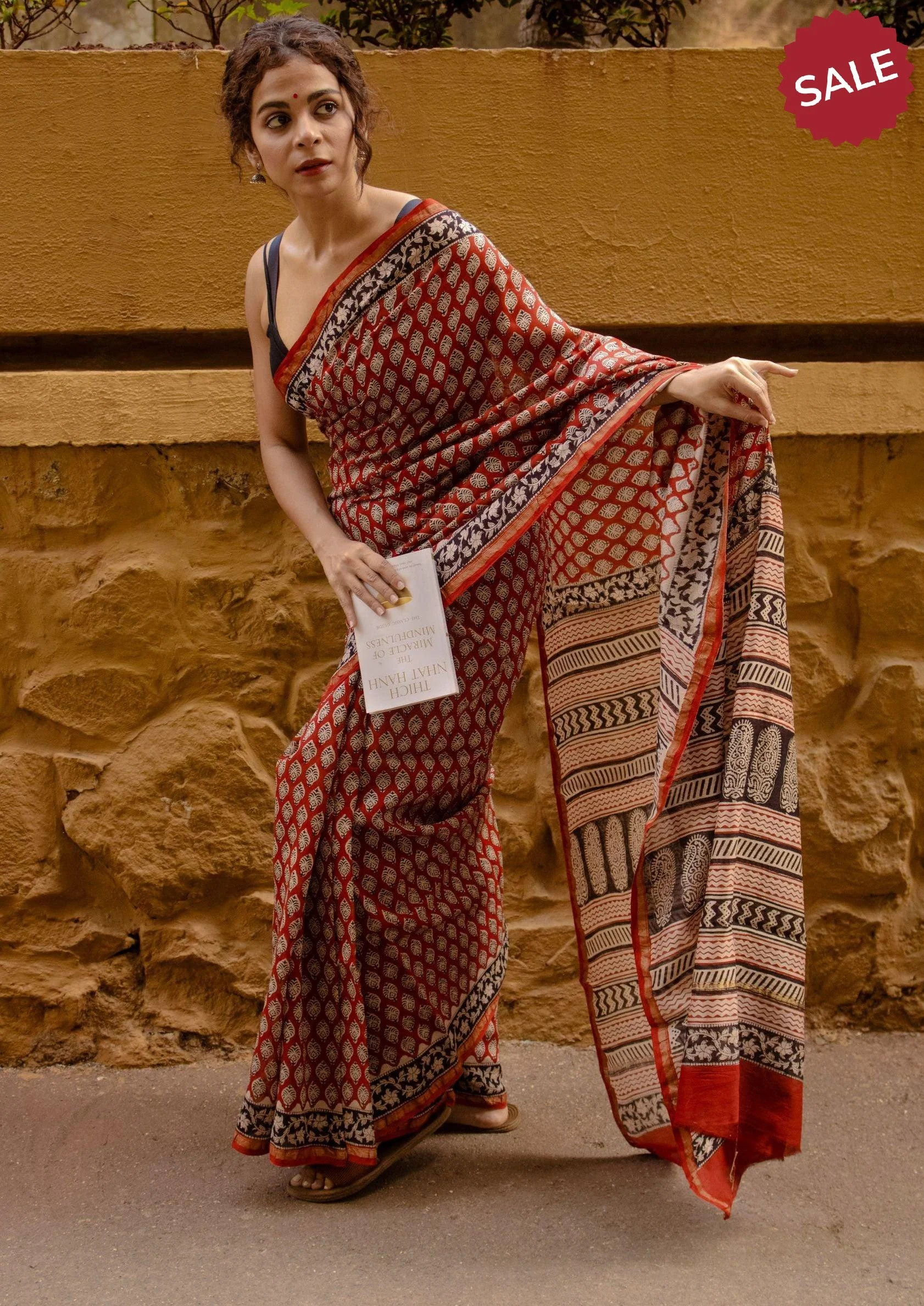 Natural dyed Bagru saree - Roheda Gulab boota Syahi Begar - Image 3