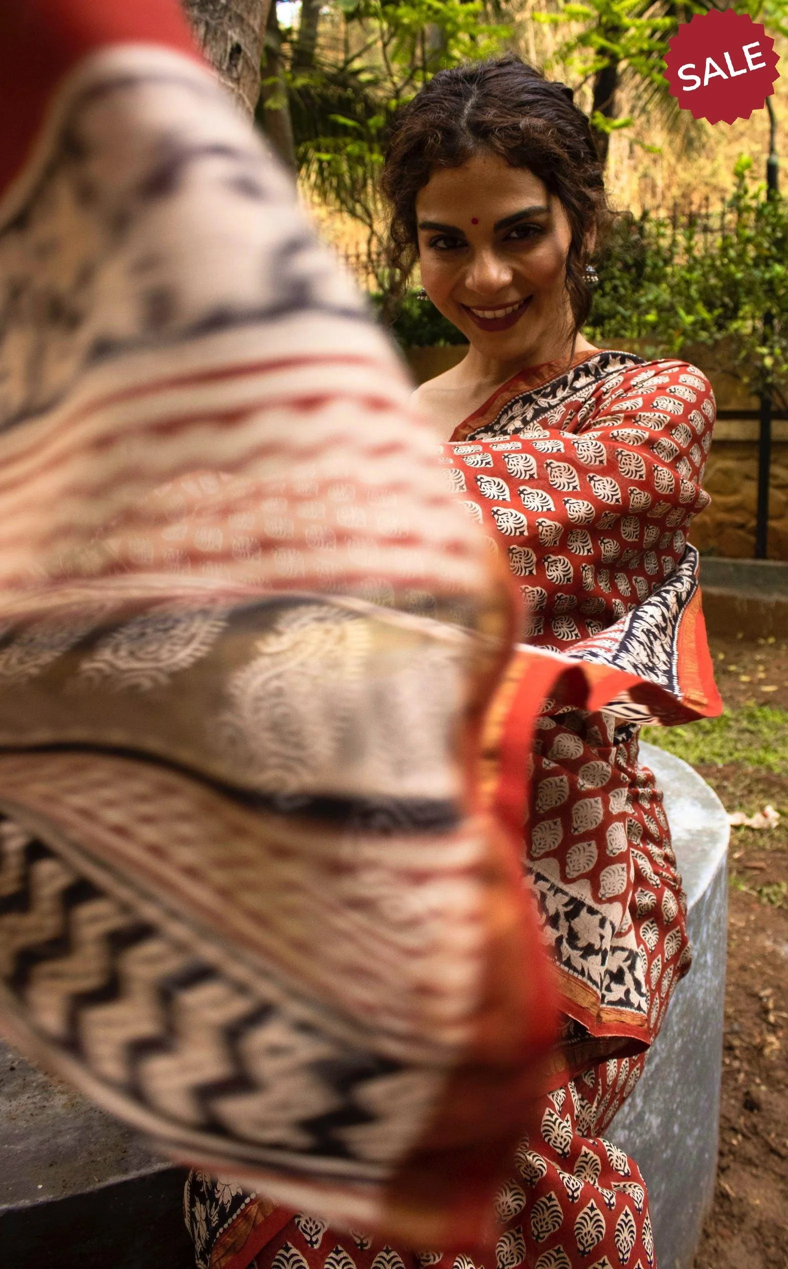 Natural dyed Bagru saree - Roheda Gulab boota Syahi Begar - Image 5