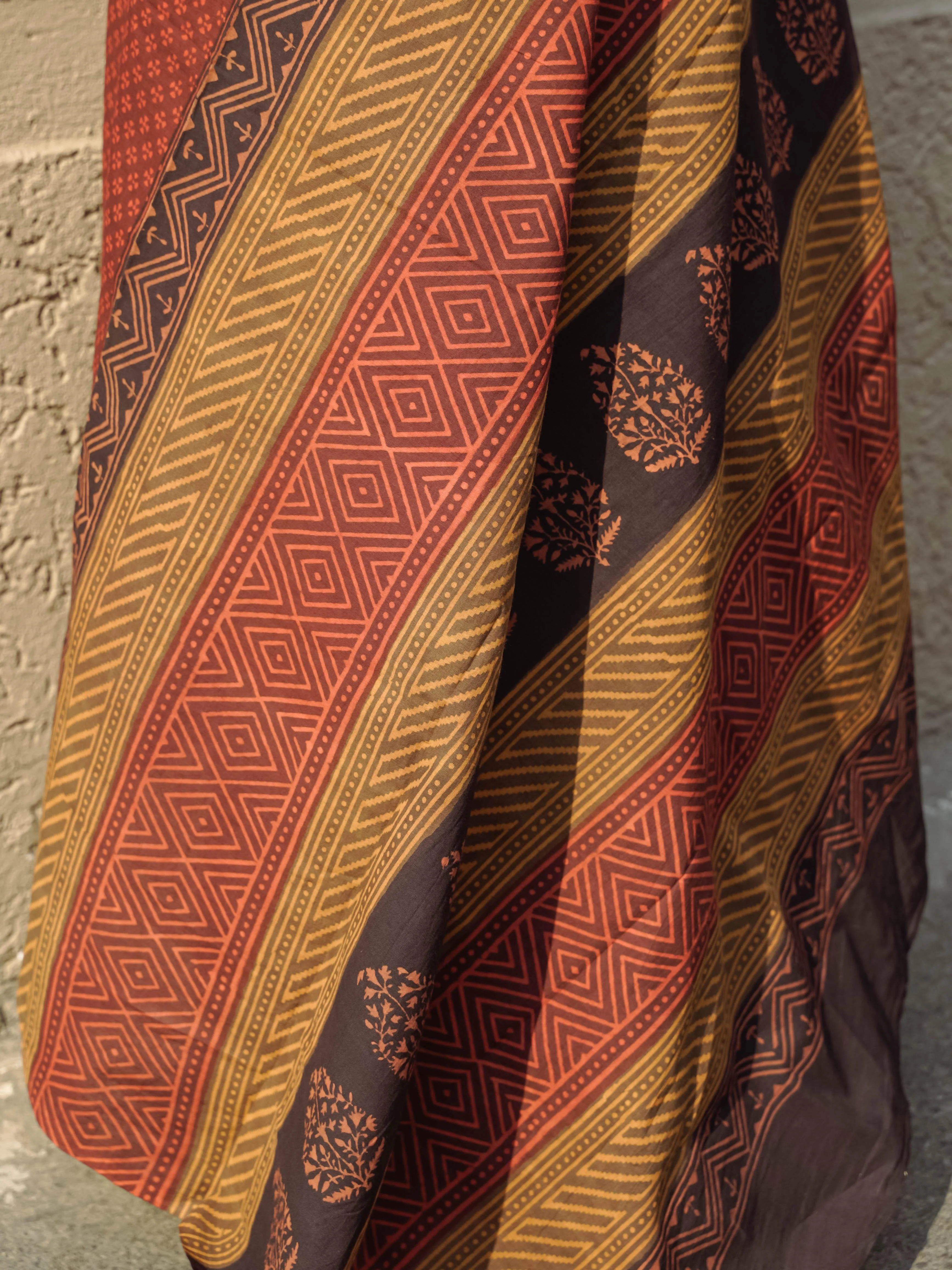 Natural dyed Bagru cotton saree - Roheda- Makkhi Discharge Mulmul Sarees - Image 6