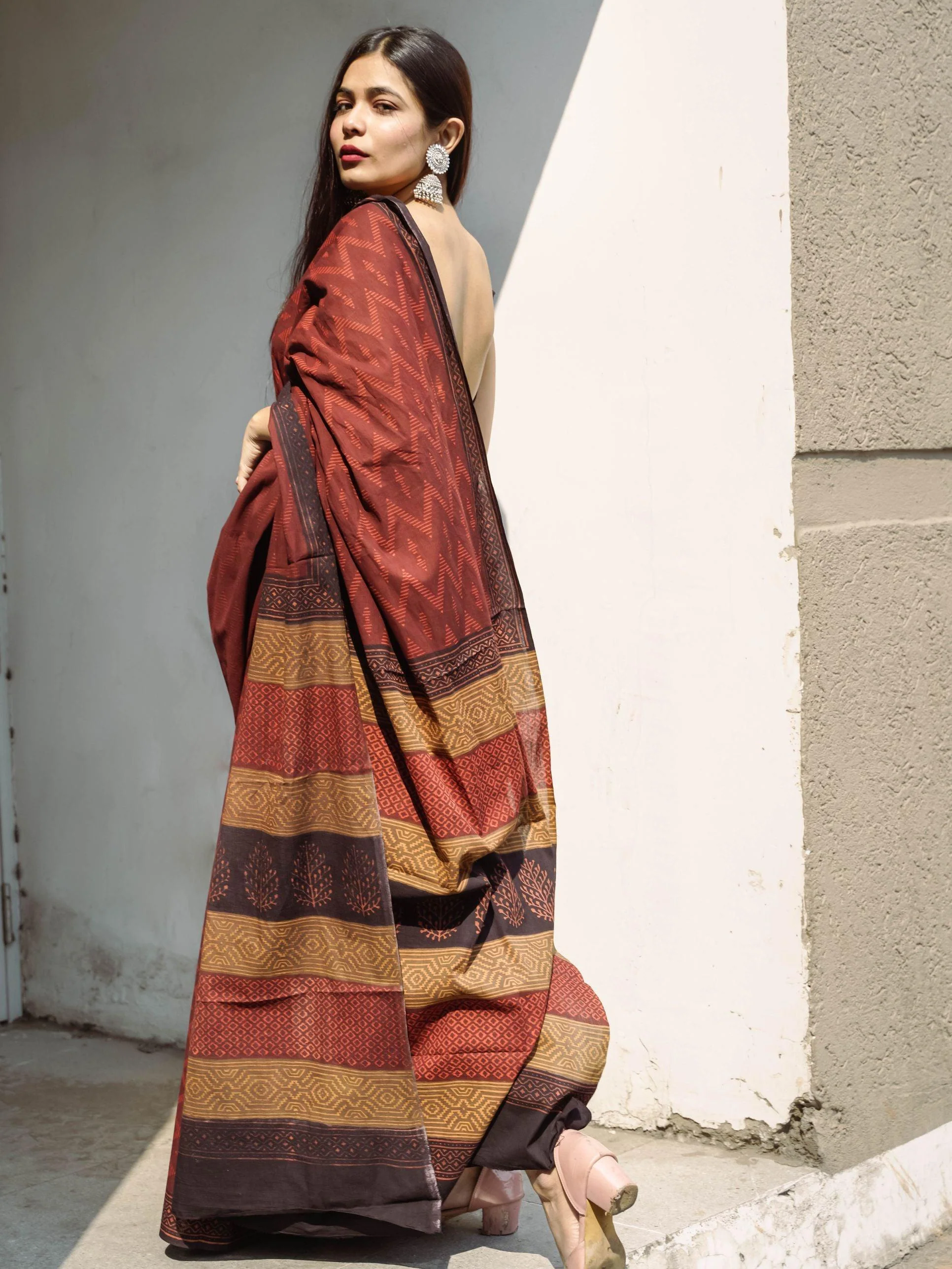 Natural dyed Bagru cotton saree - Roheda- Makkhi Discharge Mulmul Sarees - Image 3