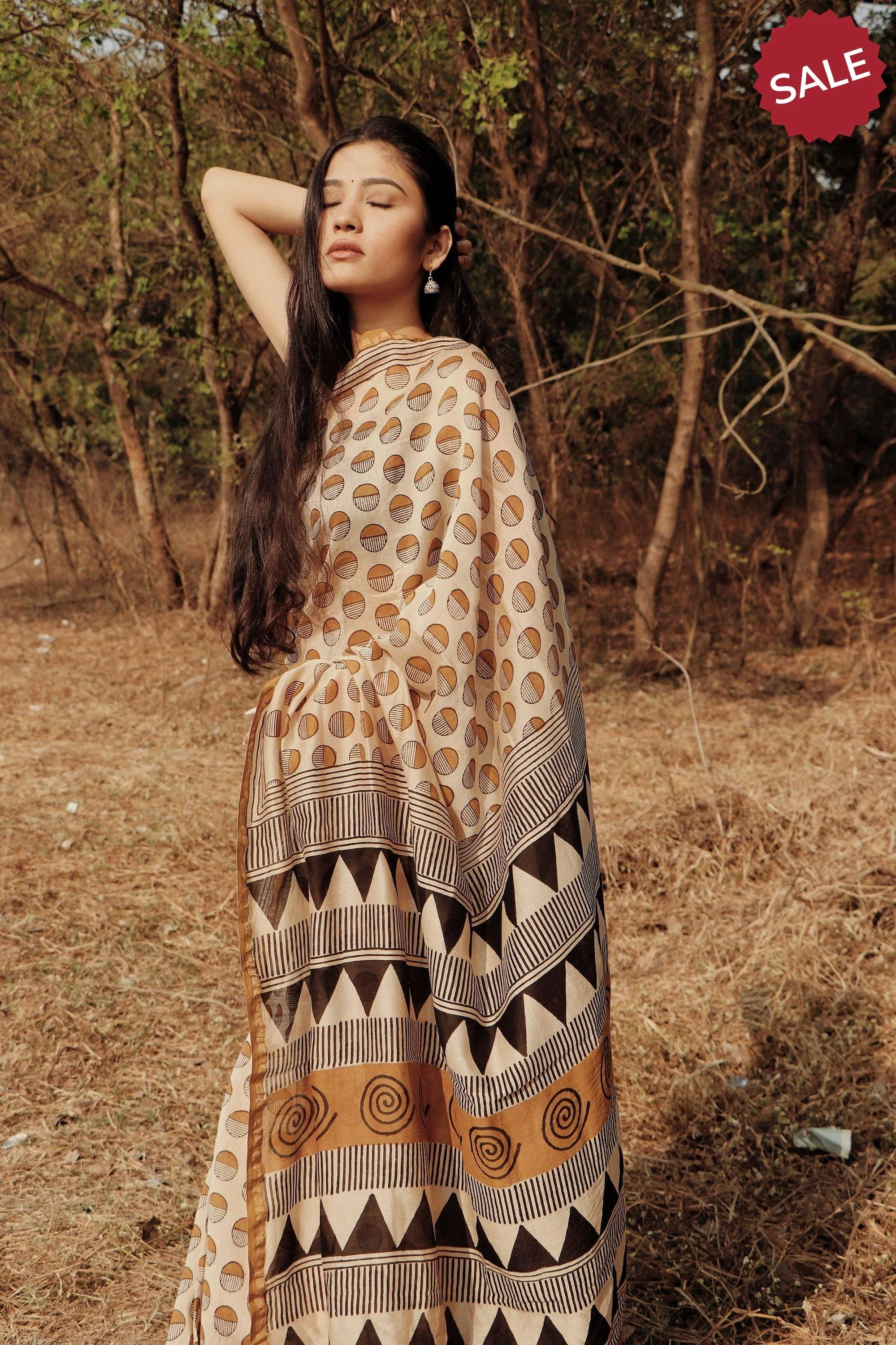 Natural dyed Bagru saree - Roheda- Chevron Syahi Begar - Image 3