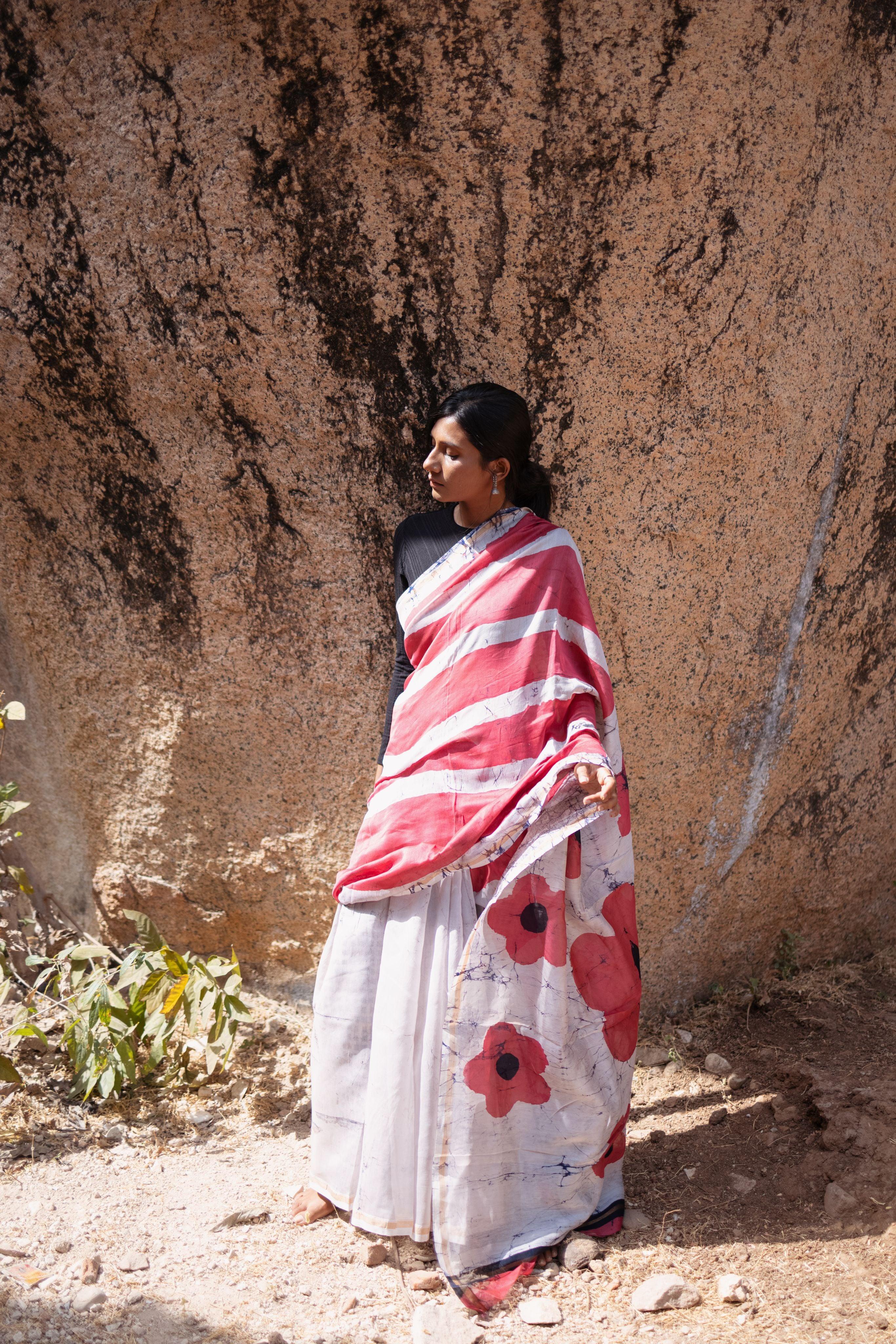 Zahra Batik dye white pink Silk cotton Saree - Image 9